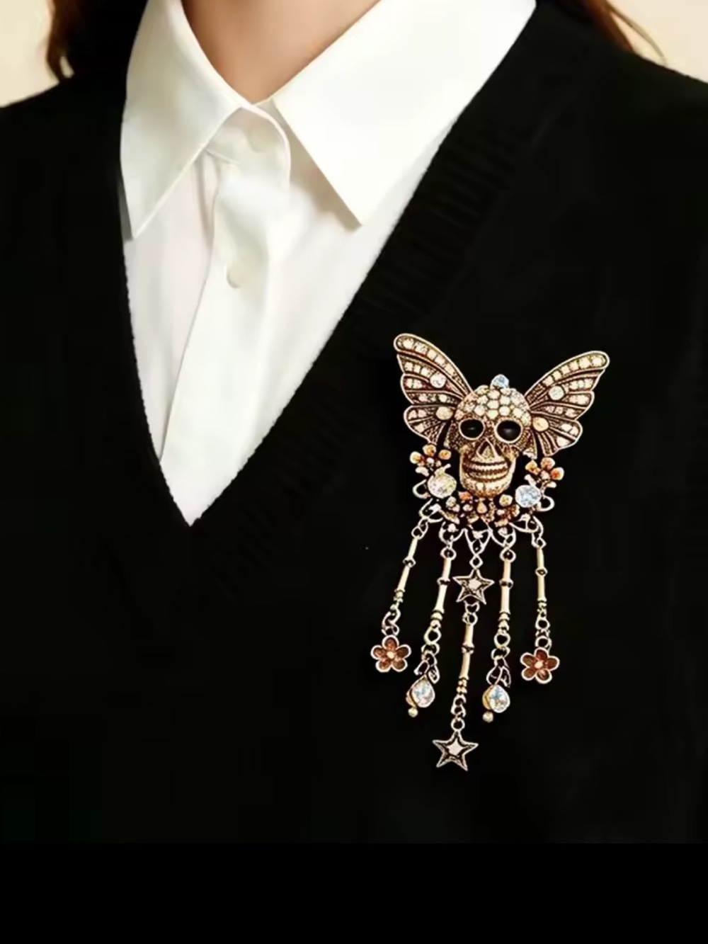 Gothic Skull Butterfly Halloween Brooch - Picture 4 of 5